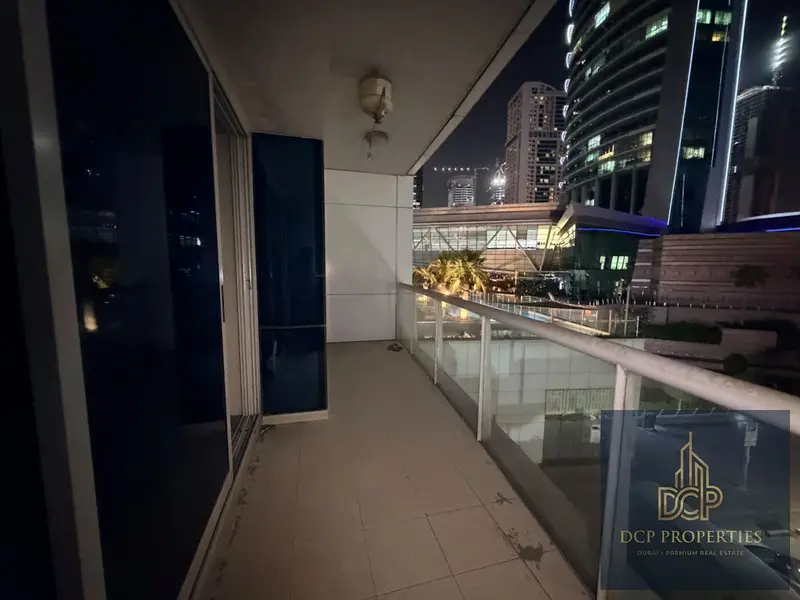 FURNISHED | BALCONY | NEAR METRO