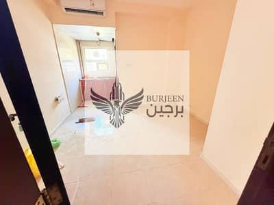 استوديو للايجار في بوطينة، الشارقة - 1000369912. jpg استوديو للايجار في بوطينة، الشارقة - 1000369912. jpg