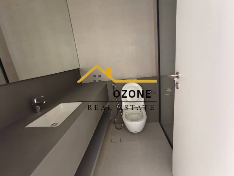 18 c4fc6628-b430-4395-b19d-d59e72678574. jpg