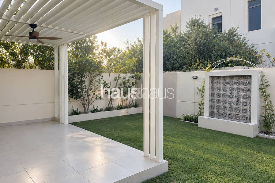 Corner Unit | Landscaped Garden | Vacant Now Corner Unit | Landscaped Garden | Vacant Now