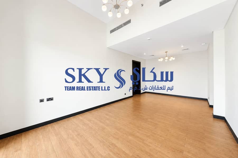 2 Bright Modern Empty Interior. png