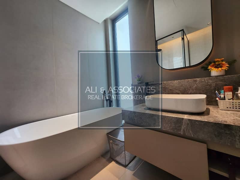 9 Master bath 1. jpeg