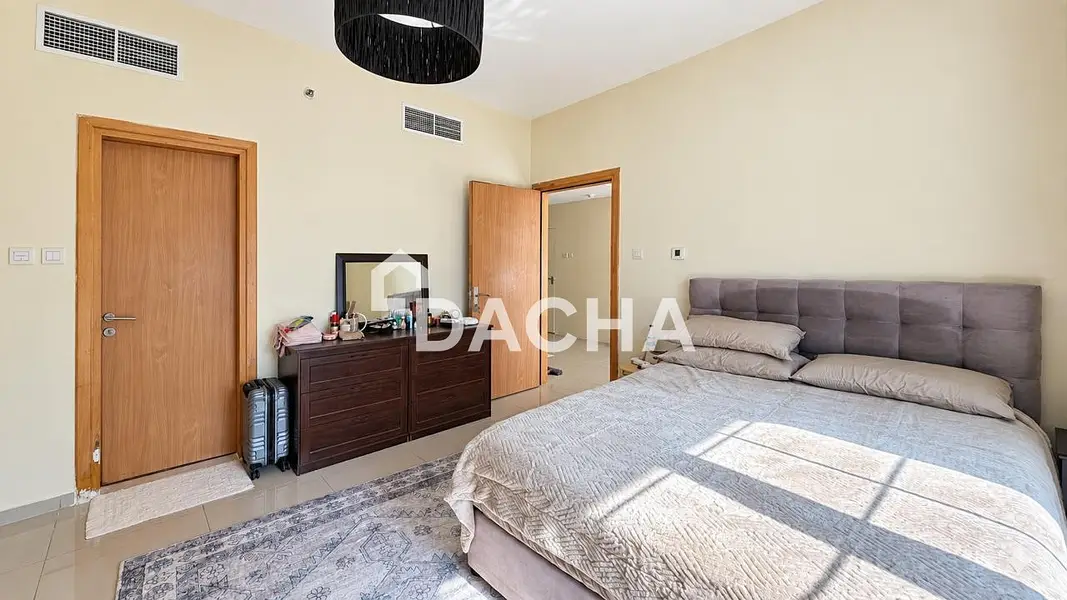 SPACIOUS | STUDY ROOM | FURNISHED
