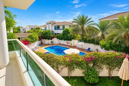 5 Schlafzimmer Villa zum Miete in Umm Suqeim, Dubai - Luxury Pool Courtyard Balcony View. png 5 Schlafzimmer Villa zum Miete in Umm Suqeim, Dubai - Luxury Pool Courtyard Balcony View. png