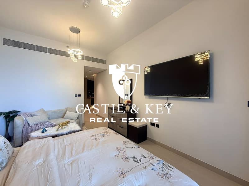 8 Bedroom. jpeg