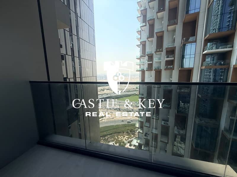 11 Balcony 1. jpeg
