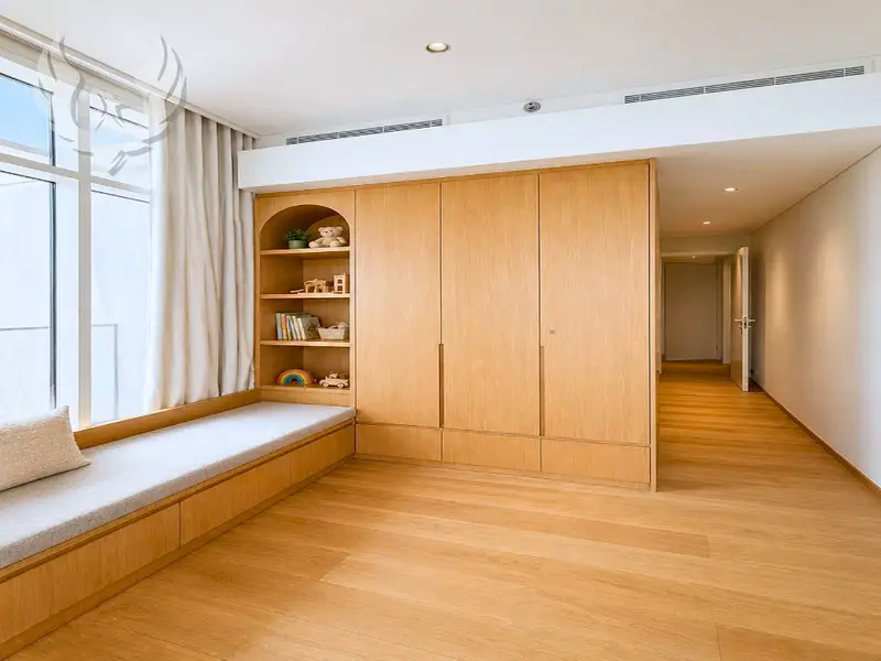 Executive Apt. | High Ceiling | Golf Course View