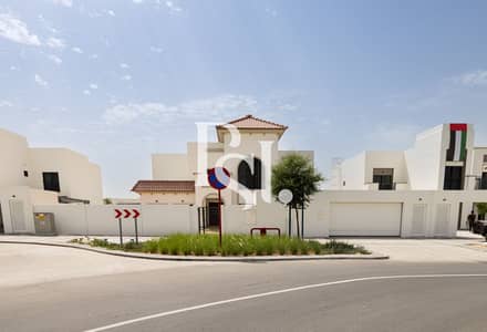 5 habitaciones Villa para en Venta en Al Shamkha, Abu Dhabi - Villa en Al Shamkha,Al Reeman 2,Fay Al Reeman 2, 5 dormitorios, 4900000 AED - 16916776 5 habitaciones Villa para en Venta en Al Shamkha, Abu Dhabi - Villa en Al Shamkha,Al Reeman 2,Fay Al Reeman 2, 5 dormitorios, 4900000 AED - 16916776