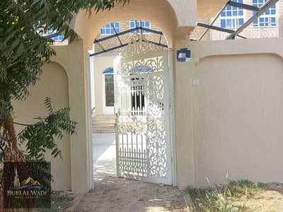 7 Camere Villa in vendita a Al Nekhailat, Sharjah - 555555. jpeg 7 Camere Villa in vendita a Al Nekhailat, Sharjah - 555555. jpeg