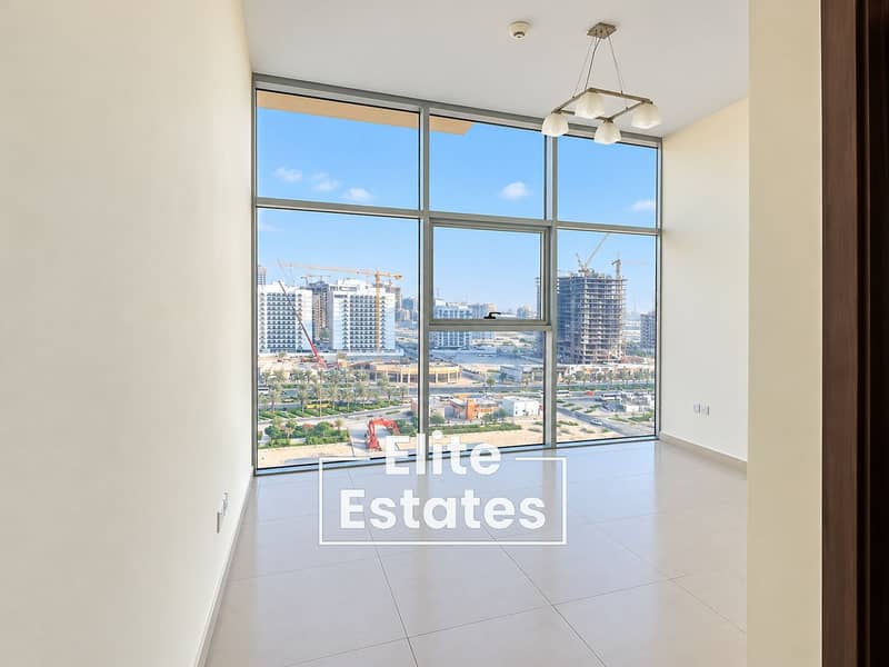 3 Bright Minimalist Room with City Views. png
