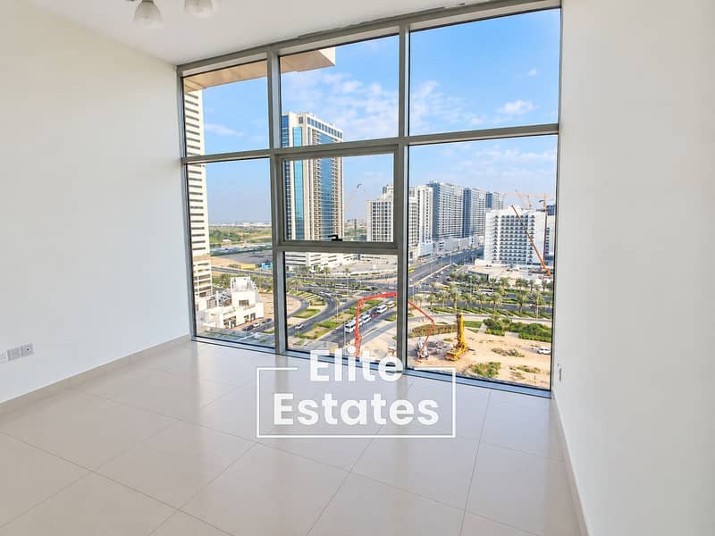 8 Minimal Apartment with City View. png