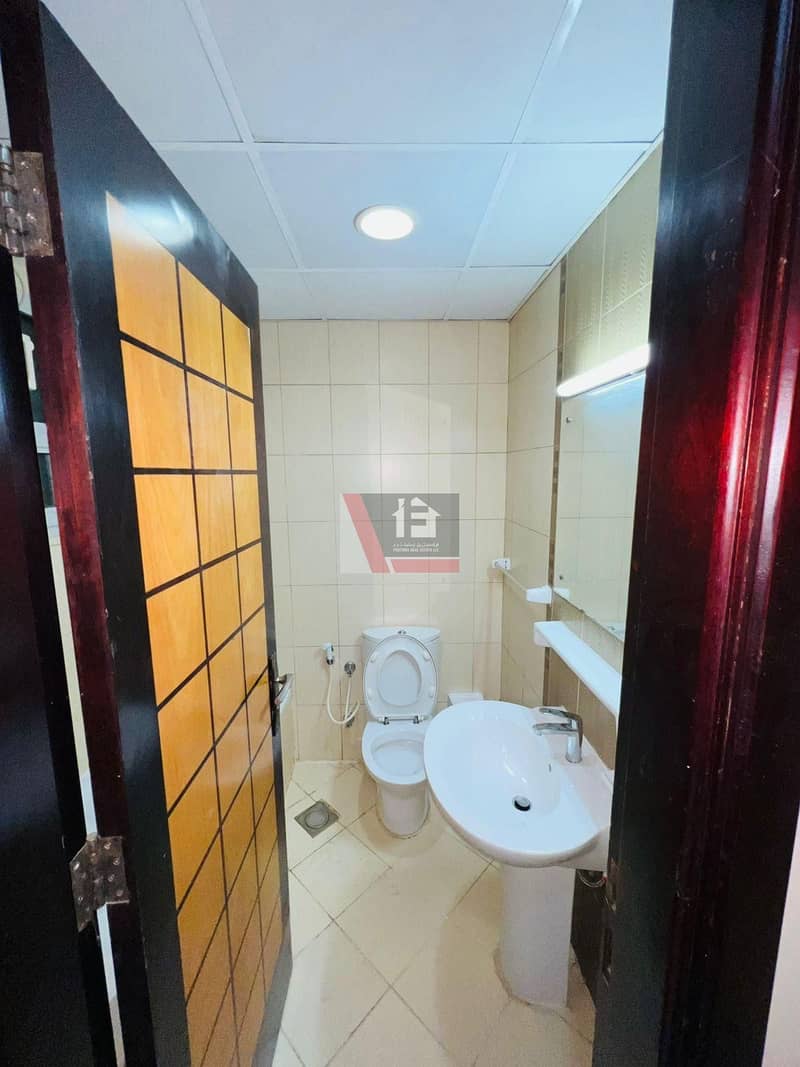 6 961baadc-2e72-414e-b923-05a05bdebb25. jpg