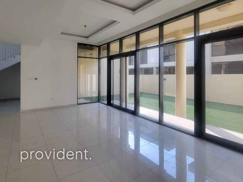 Stunning Townhouse | Area Specialist Stunning Townhouse | Area Specialist