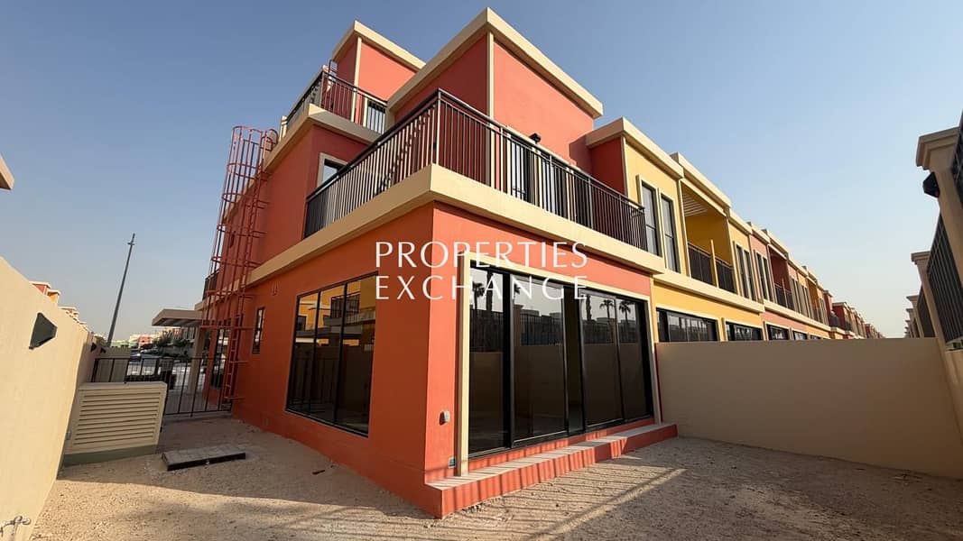 Rijwoning in DAMAC Lagoons,Portofino, 5 slaapkamers, 4000000 AED - 16918354 Rijwoning in DAMAC Lagoons,Portofino, 5 slaapkamers, 4000000 AED - 16918354