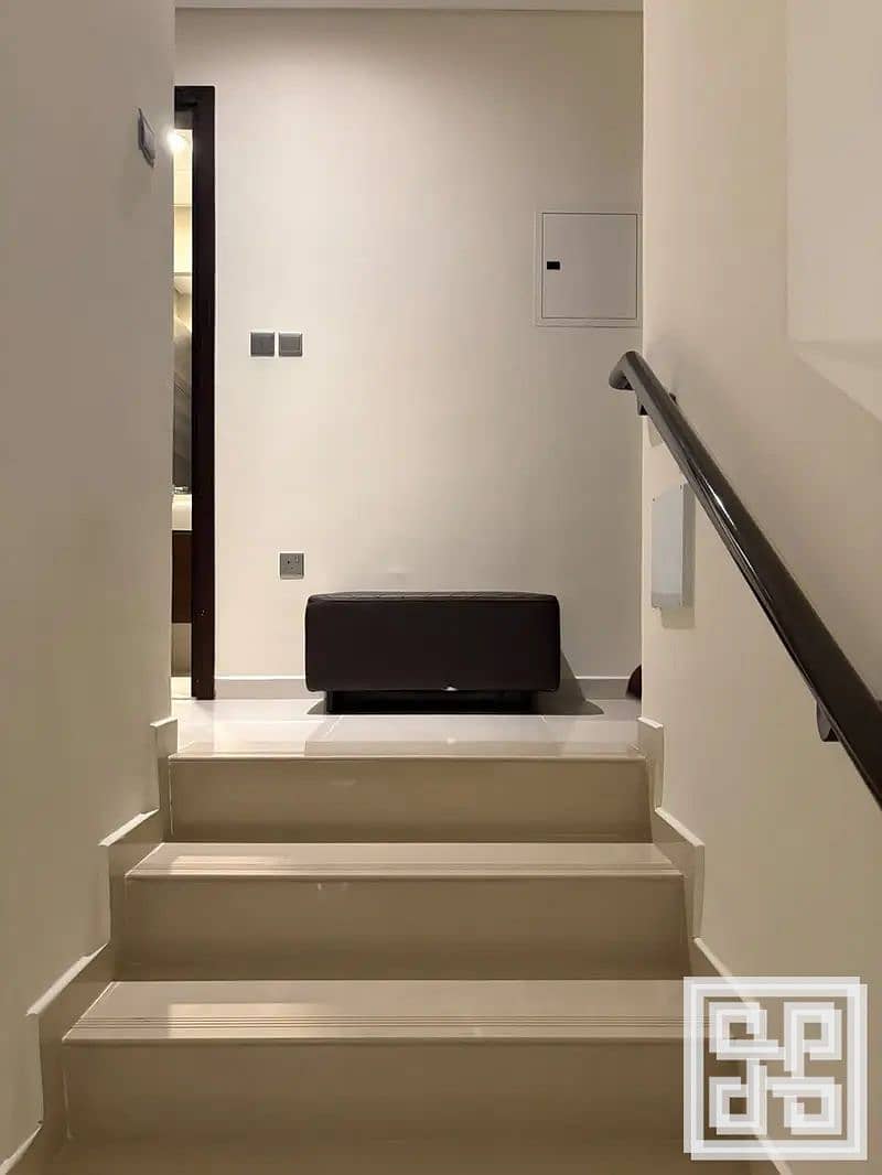8 871598798-800x600. webp