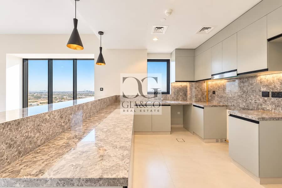 3 Vacant | High Floor | Full Community View 3