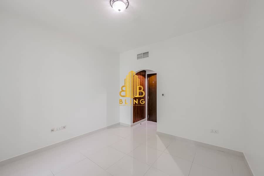 16 Hallway (8). jpg