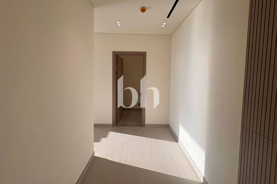 3 images image img