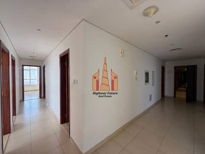 4 Schlafzimmer Wohnung zum Miete in Al Mamzar, Sharjah - 6dc39cf7-a2f0-4e35-8267-0ecc85e29a15. jpg 4 Schlafzimmer Wohnung zum Miete in Al Mamzar, Sharjah - 6dc39cf7-a2f0-4e35-8267-0ecc85e29a15. jpg