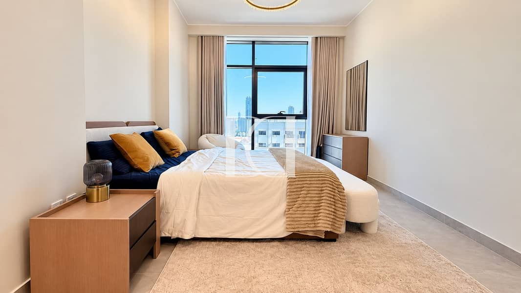 6 Modern Bedroom with City View. png