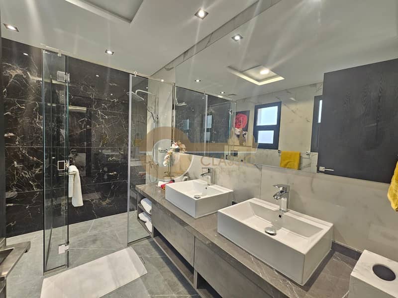 9 Washroom (3). jpeg