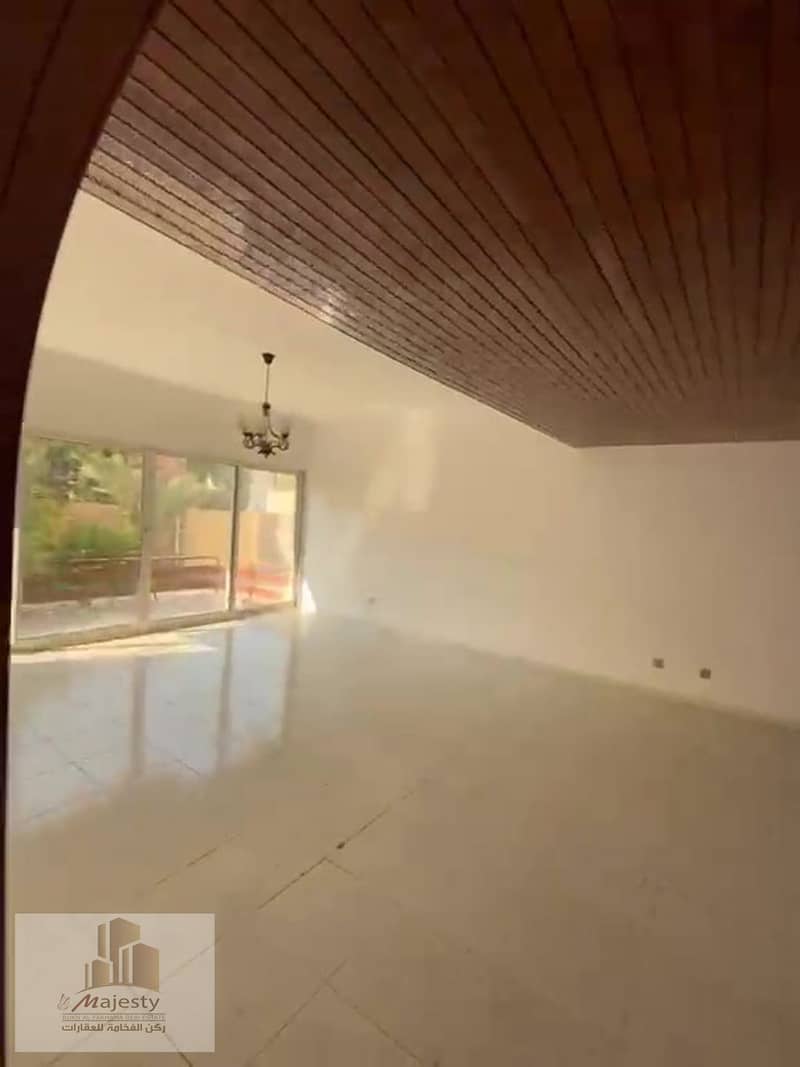 11 Villa-11. jpg