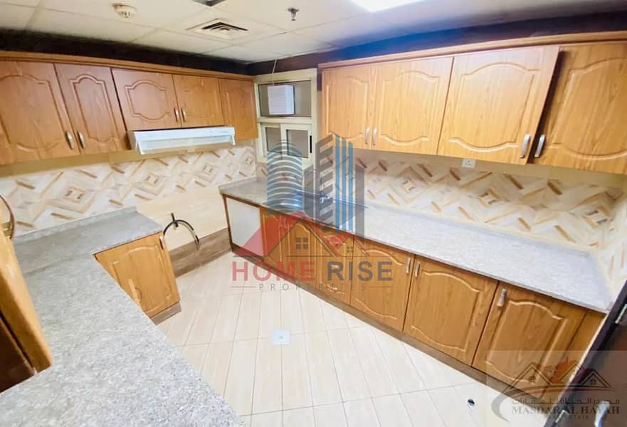 9 1000393789. webp
