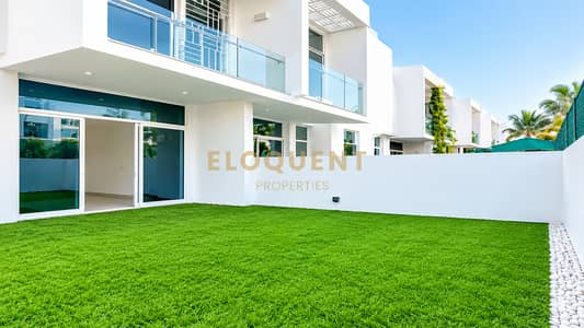 3 habitaciones Townhouse para en Alquiler en Mudon, Dubai - Modern Villa with Lush Green Courtyard. png