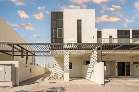 3 Bedroom Townhouse for Sale in DAMAC Hills 2 (Akoya by DAMAC), Dubai - 3BR + Maid | Vacant | Closed Kitchen | Single Row 3 Bedroom Townhouse for Sale in DAMAC Hills 2 (Akoya by DAMAC), Dubai - 3BR + Maid | Vacant | Closed Kitchen | Single Row