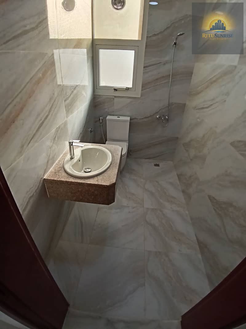 7 1000524042. jpg