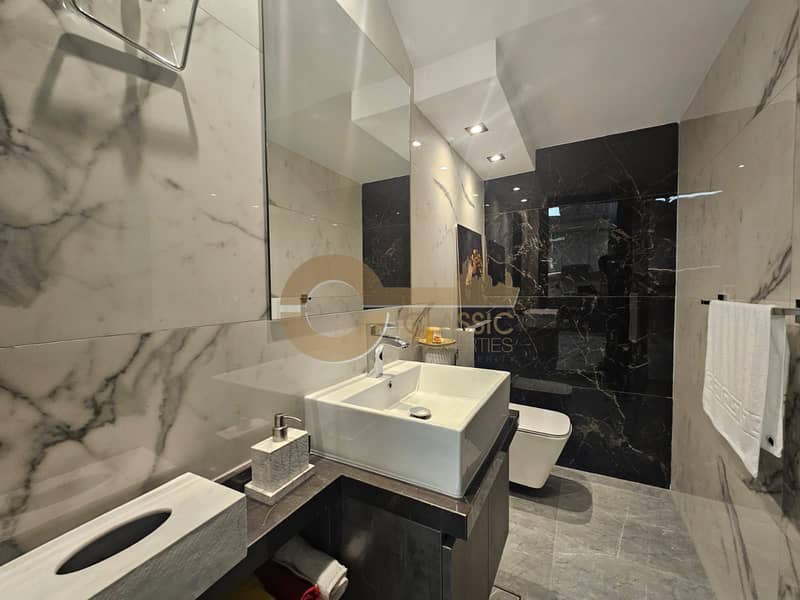15 Washroom. jpeg