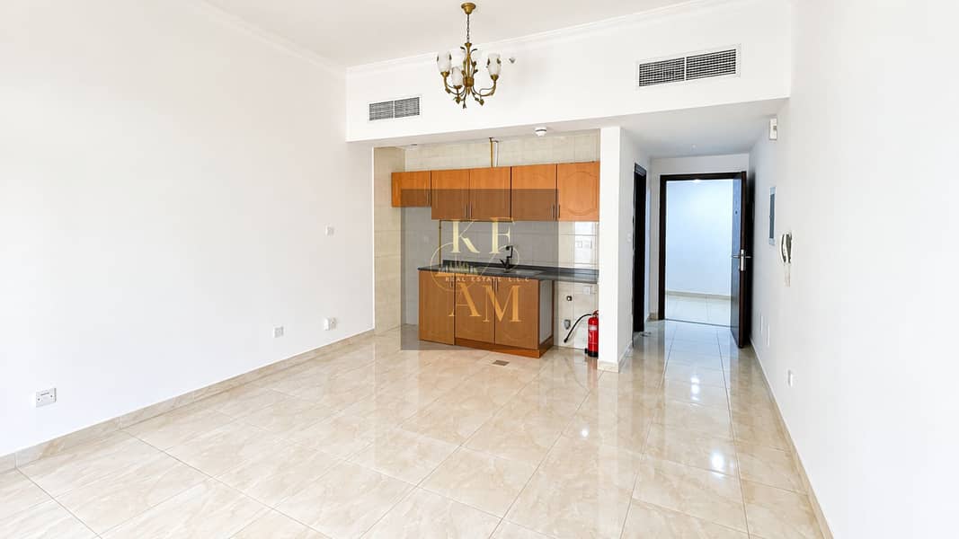 9 Bright Minimalist Apartment Interior (1). png