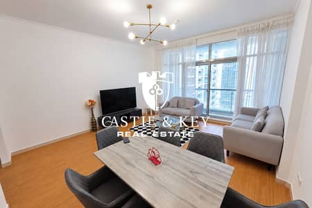 迪拜码头， 迪拜 1 卧室单位待租 - Modern Minimalist City-View Living Room. png