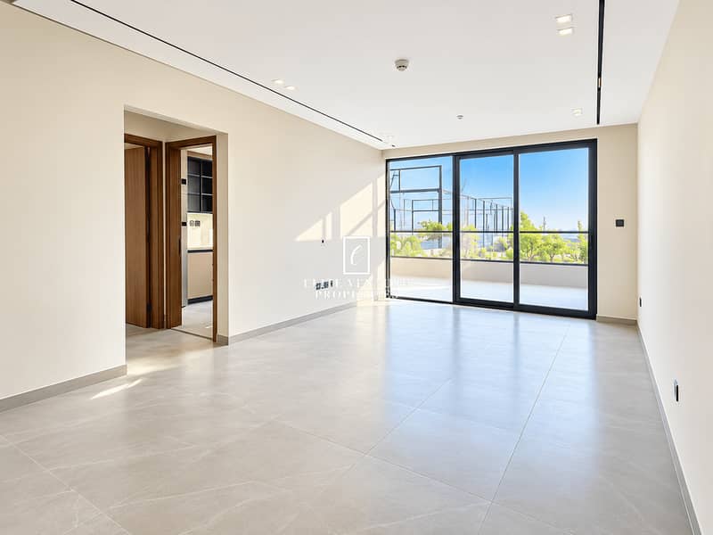 WELL-MAINTAINED | SPACIOUS & COMFORTABLE LIVING WELL-MAINTAINED | SPACIOUS & COMFORTABLE LIVING
