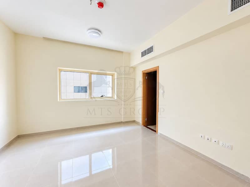 7 Bright Minimalist Empty Apartment Interior. png