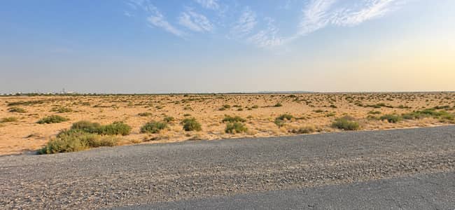Plot te Koop in Al Metraq, Sharjah - بانوراما الصحراء عند الطريق. png