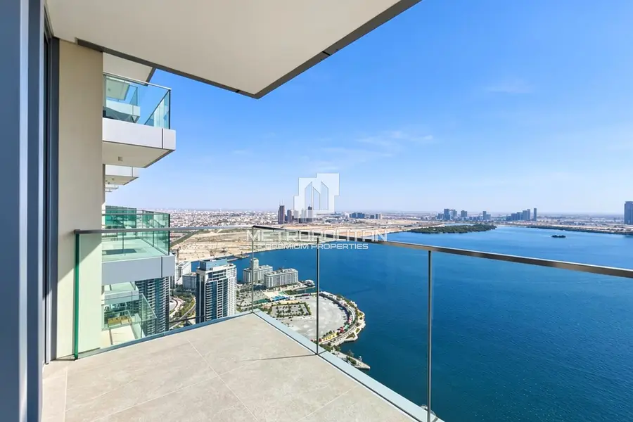 Best Priced | Vacant | Upgraded with Skyline View