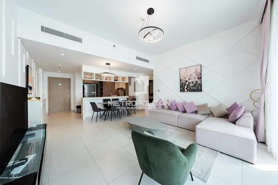 Best Priced | Vacant | Upgraded with Skyline View