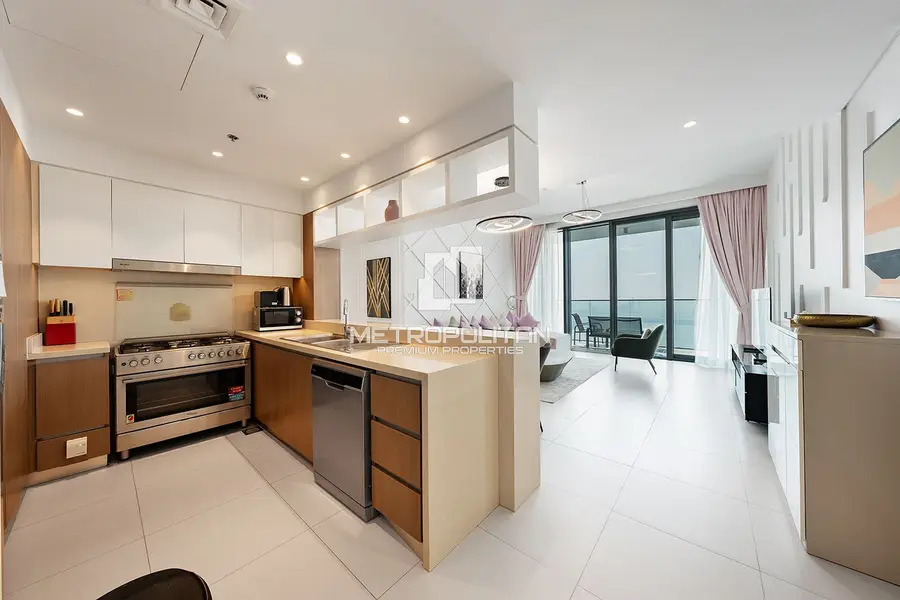 Best Priced | Vacant | Upgraded with Skyline View
