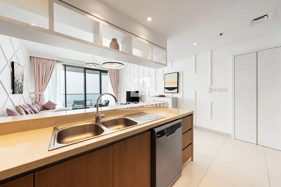 Best Priced | Vacant | Upgraded with Skyline View