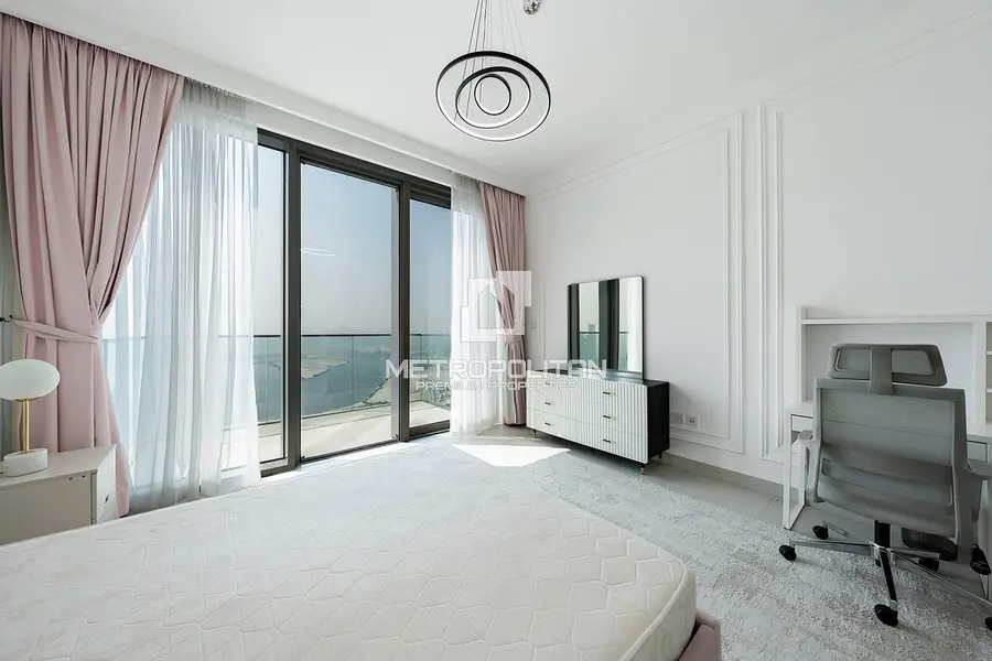 Best Priced | Vacant | Upgraded with Skyline View
