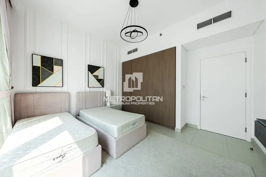 Best Priced | Vacant | Upgraded with Skyline View