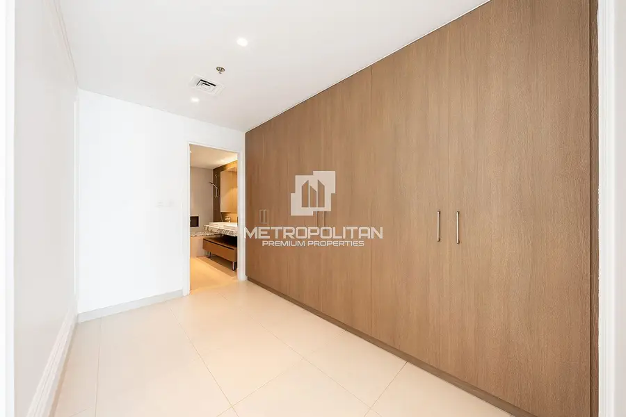 Best Priced | Vacant | Upgraded with Skyline View