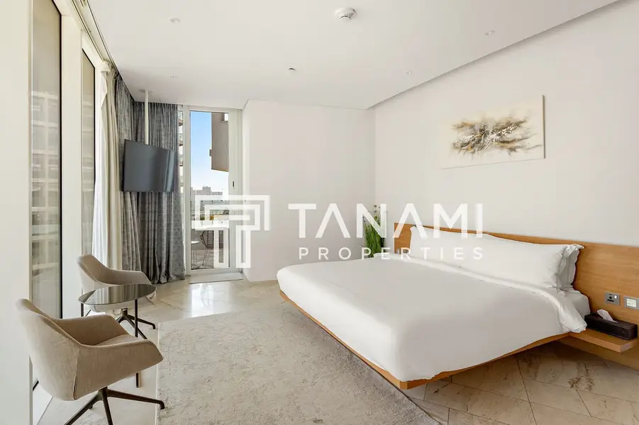 Luxury 2 BR | Fully Furnished | Prime Location