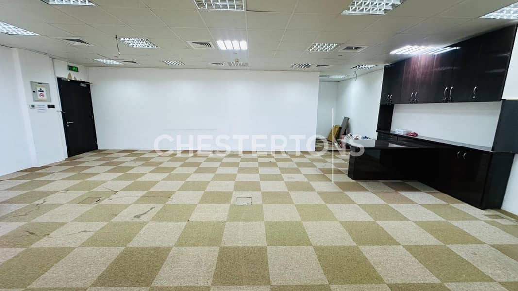 Fitted office | Lake view | Partitions Fitted office | Lake view | Partitions