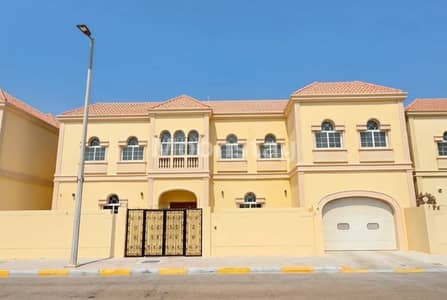 فیلا 5 غرف نوم للايجار في مينا زايد، أبوظبي - فیلا في مينا زايد 5 غرف 600000 درهم - 16922798
