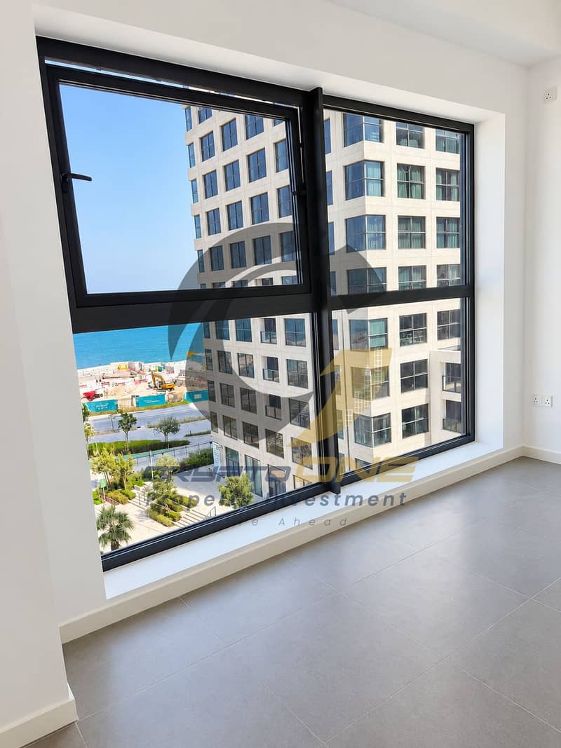 8 14_minimalist_seaside_apartment_view. png