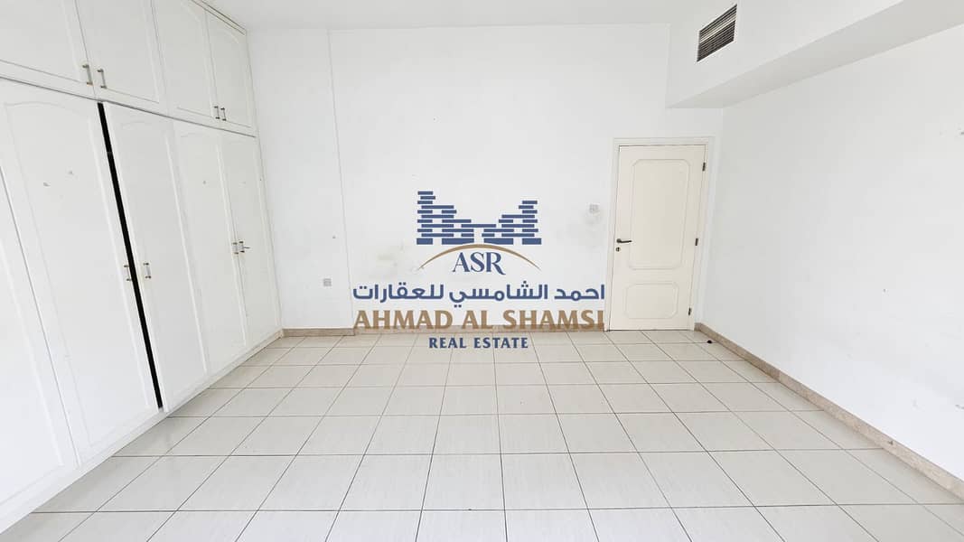 5 51b9b3c4-70af-4daf-8d9d-4bcb73fe1ce6. jpg