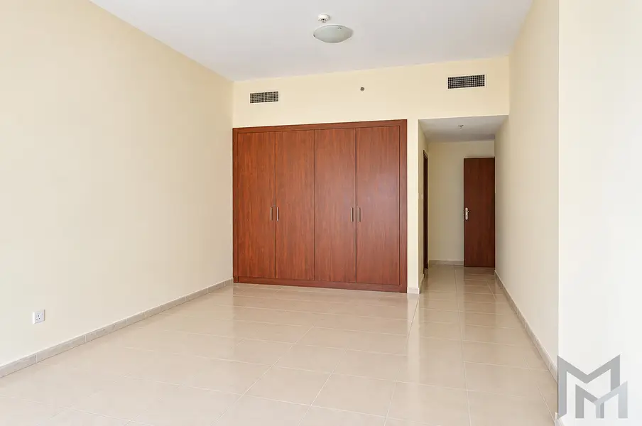 Direct from Owner | 1-Bedroom Apartment for Sale in Olympic Park 3, Dubai Sports City
