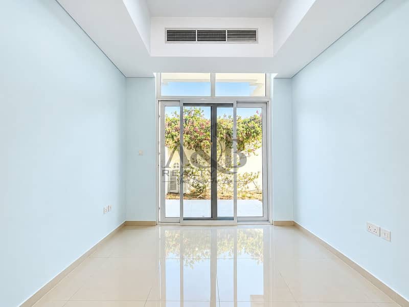 2 Bright Minimalist Room with Garden Views. png